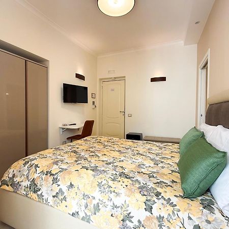 Opera 5 Hotell Napoli Eksteriør bilde