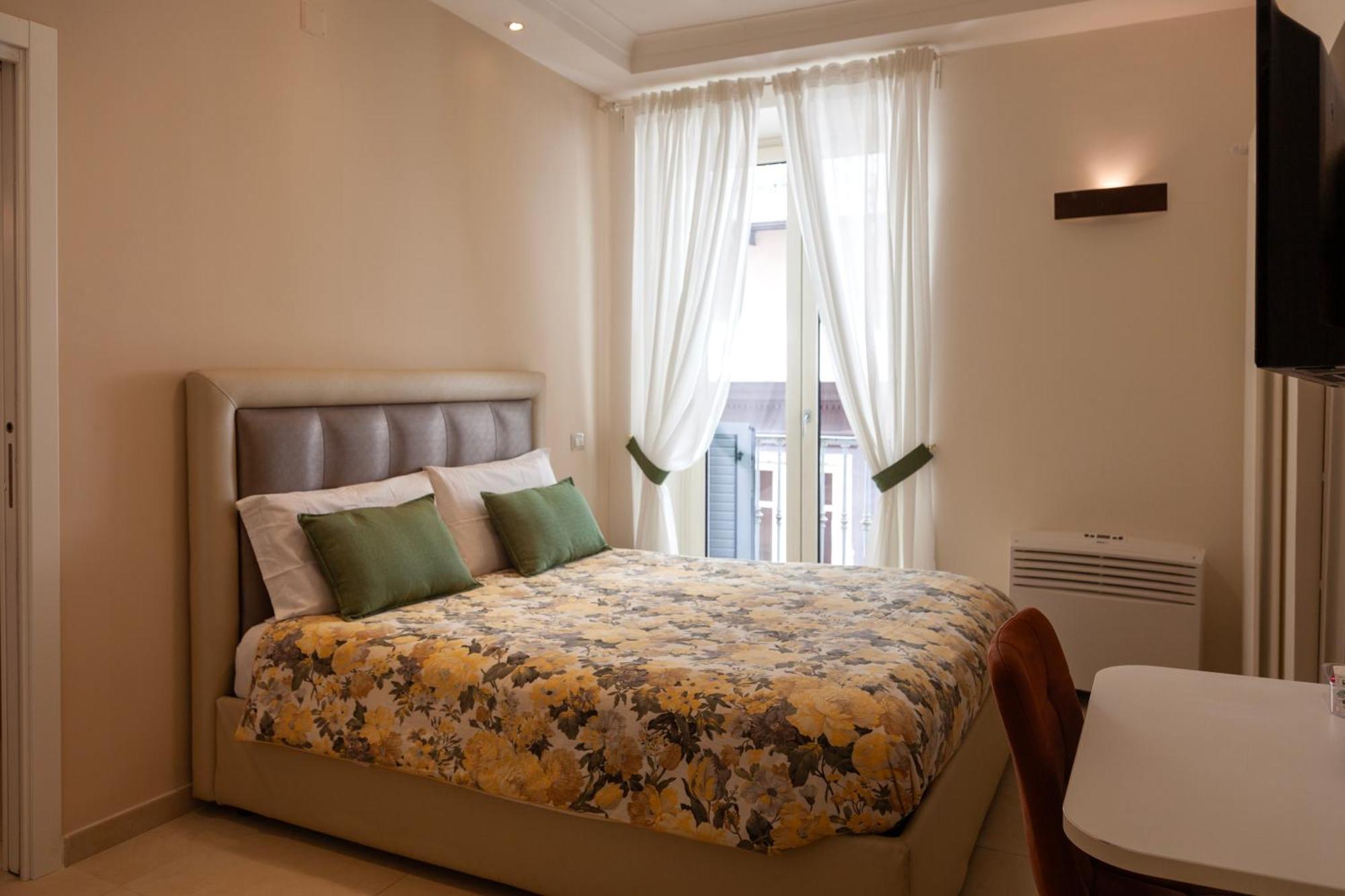 Opera 5 Hotell Napoli Eksteriør bilde